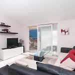 아파트 Three-bedroom In Ostrvica