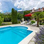 아파트 Three-bedroom In Ostrvica