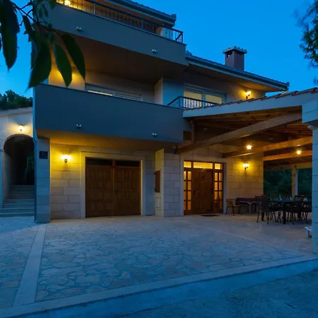 Three-bedroom In 아파트 Ostrvica